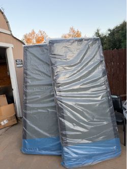 Box spring king size 2 pieces