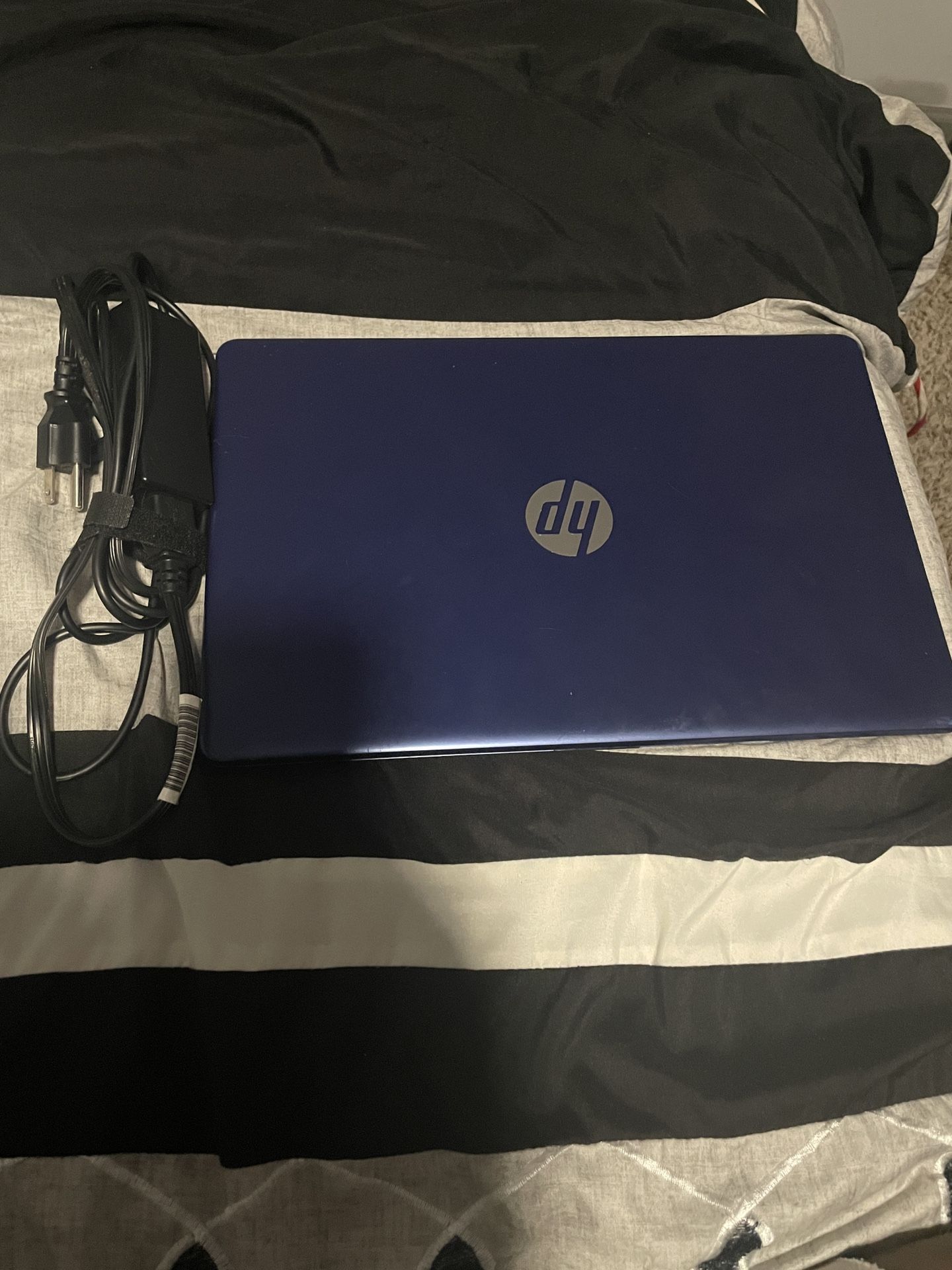 streaming laptop + 24 inch roku tv