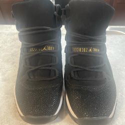 Retro Black And Gold 11s