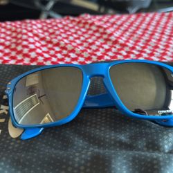 Oakley Holebrook Shades