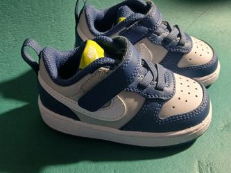 Boys court burough nikes