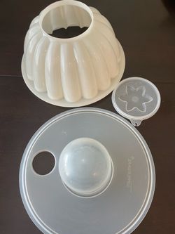 Vintage Tupperware jello mold