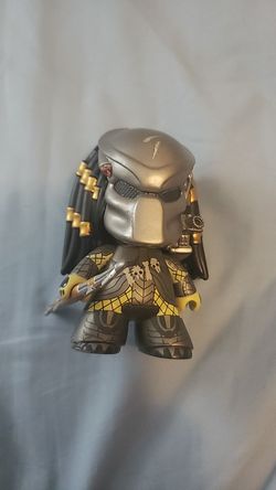 Predator figurine (Titan Vinyl figures)