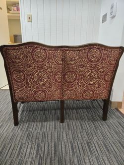 VINTAGE Solid Wood Frame Settee / Compact Loveseat – Pristine Accent Sofa