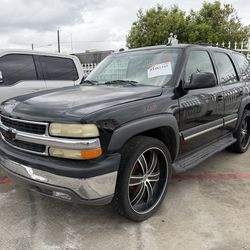 2004 CHEVY TAHOE IN FOR PARTS