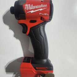 Milwaukee M18 Impact Driver 