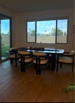 Beautiful dining room set for sale 🤎