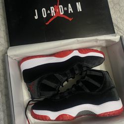 Jordan 11 Retro Bred Velvet 