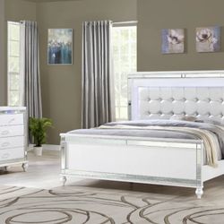 Queen Bedroom Set w LED lighting