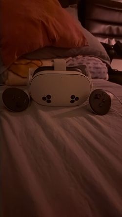 Meta Quest VR Headset with Controllers