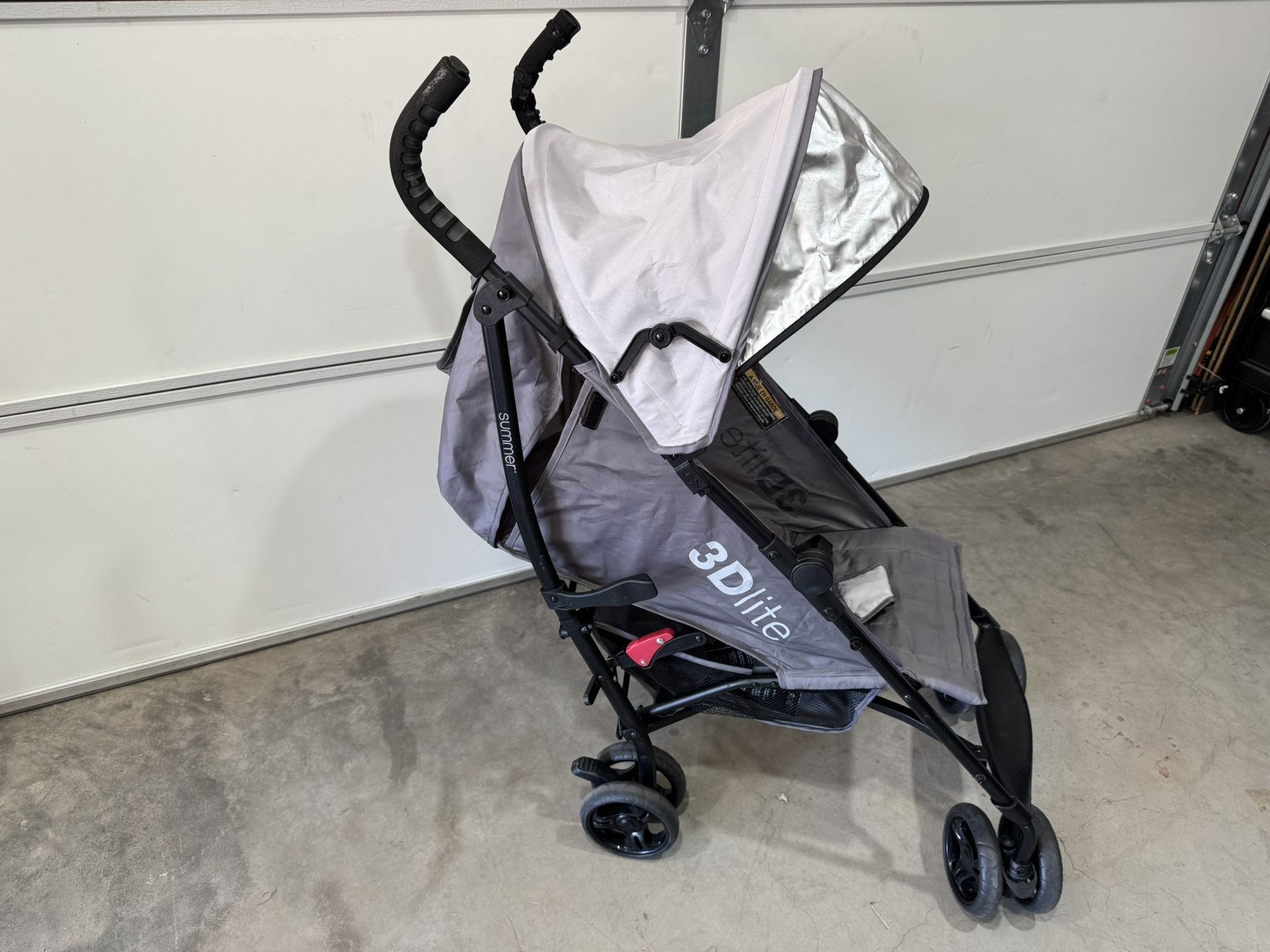 Summer 3D Lite Stroller. -35ave & Glendale