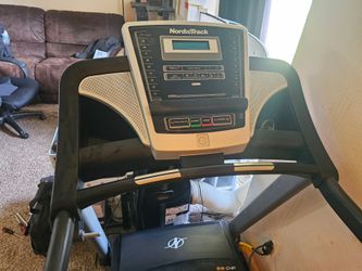 NordicTrack T 6.3 treadmill for sale. 2.6 CHP