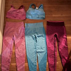 MAKE OFFER Woman’s Victorias Secret Sets 