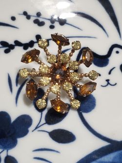 Vintage Amber Topaz Rhinestone Sunburst Brooch Gold Tone Starburst Pin