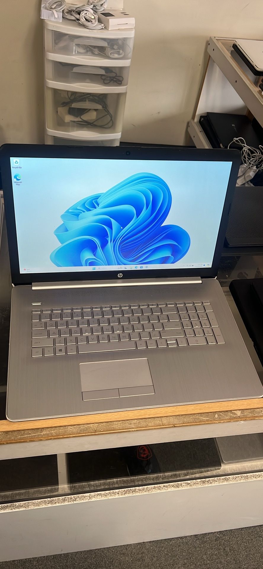 HP 17 Inch 8GB RAM 256GB SSD Windows 11 Pro 