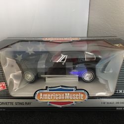 American Muscle - ERTL 1/18 Scale 1963 Corvette Sting Ray