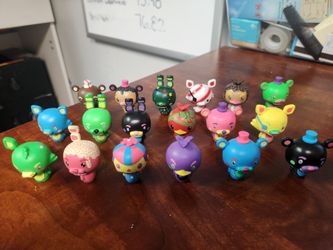 Five Nights at Freddy's Pint Size Heroes Lot Of 18