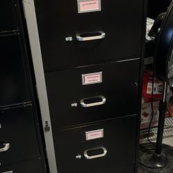 Filing Cabinets Great Condition 