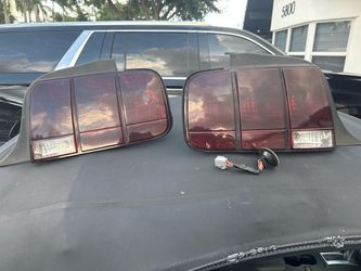 2005-2009 Ford Mustang smoked tail lights