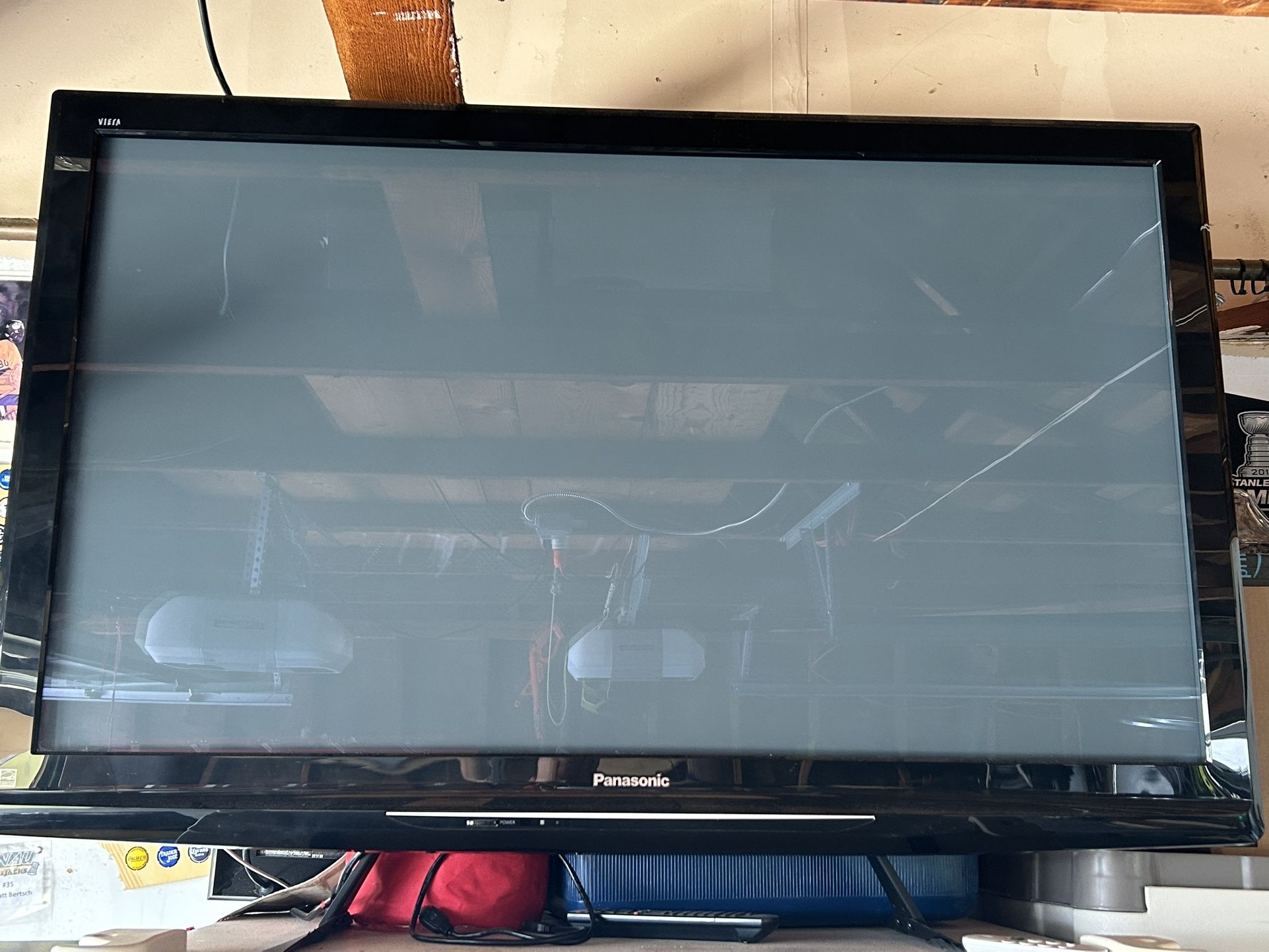 50 in Panasonic LCD TV w/Chromecast