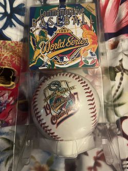 1997 FLORIDA MARLINS WORLD SERIES CHAMPIONS - BASEBALL - MINT