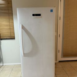 20 ft.³ Frigidaire upright deep freezer