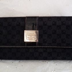 LIZ CLAIBORNE WALLET 