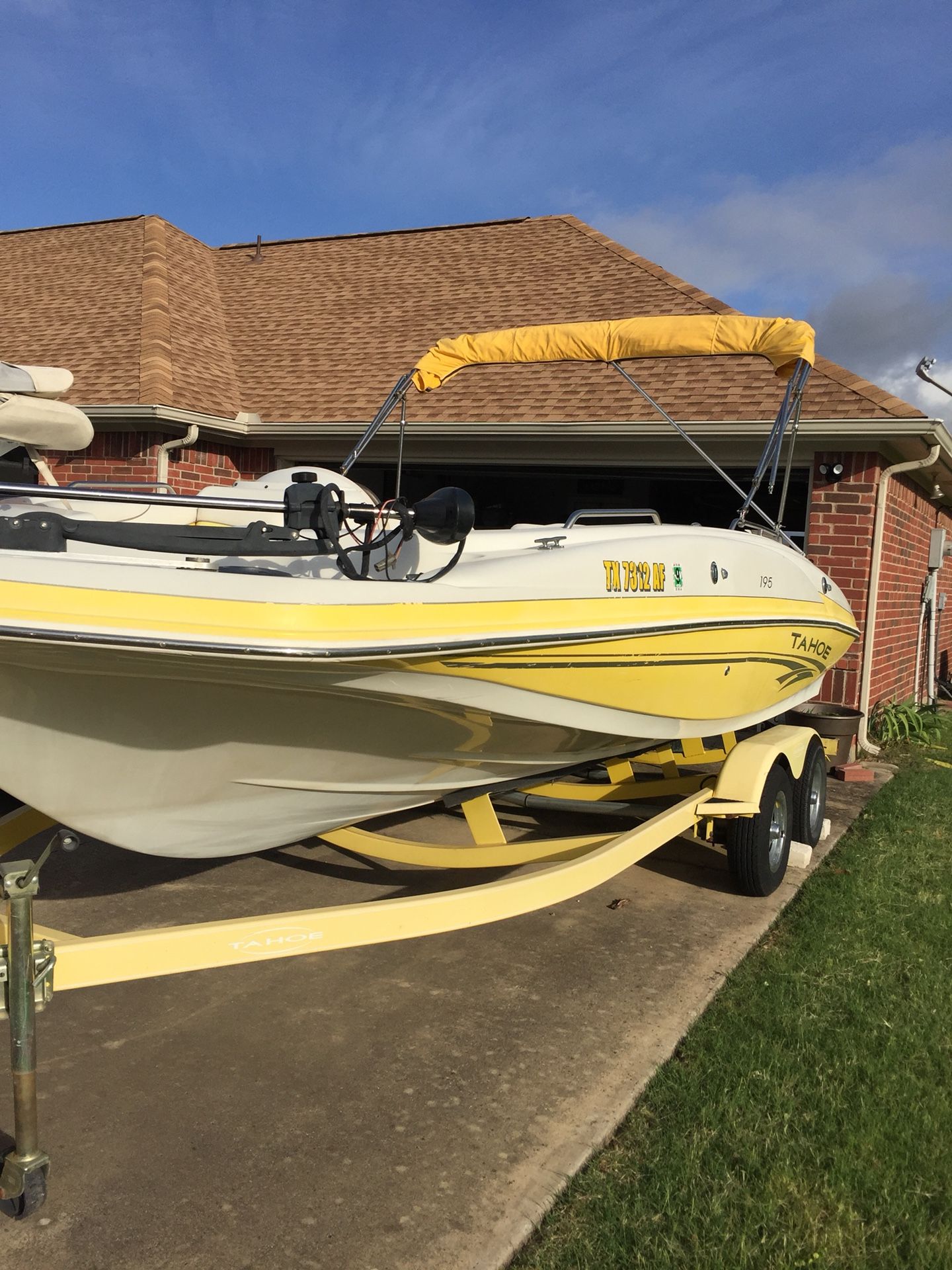 2006 Tahoe 195 I/O Deck Boat