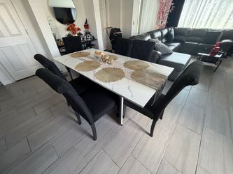 Dinner set with 6 chairs