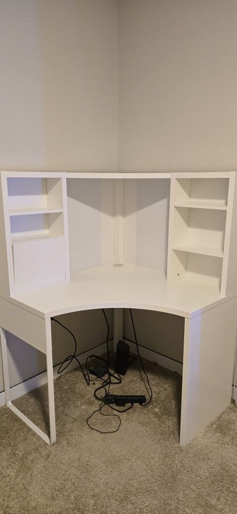 White Corner Desk with Shelves