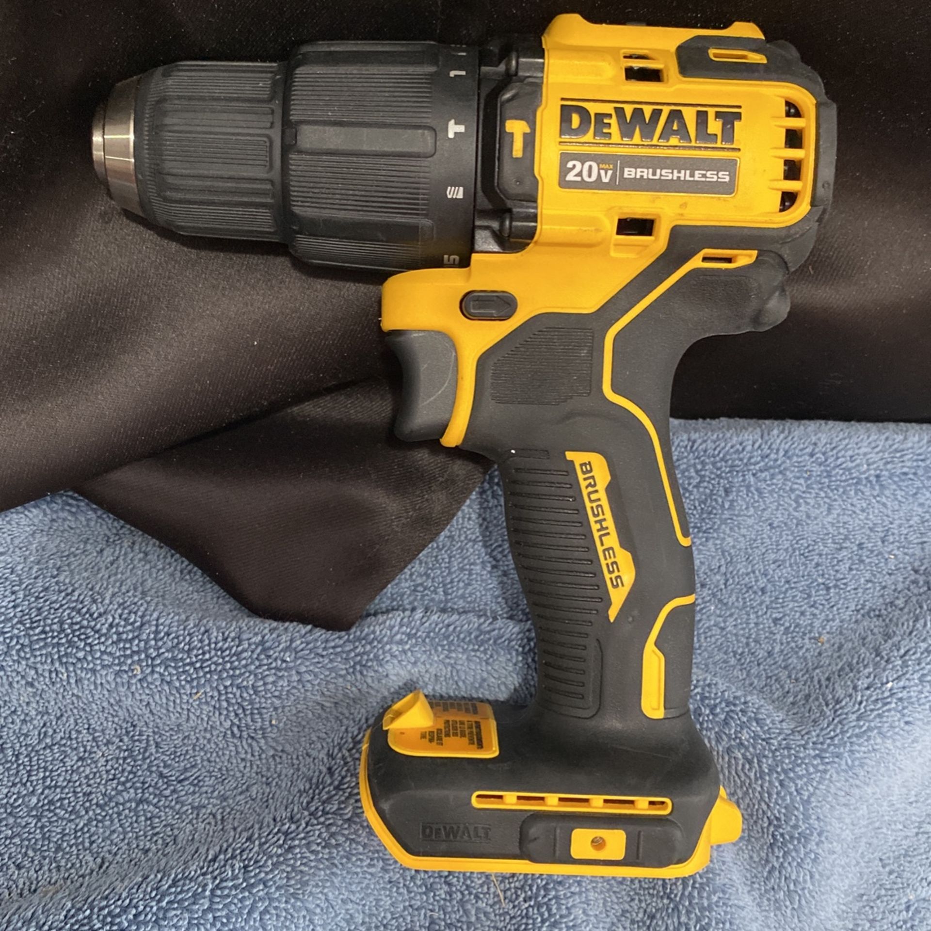 DEWALT ATOMIC 20 Volt MAX Cordless Brushless Compact 1/2 in