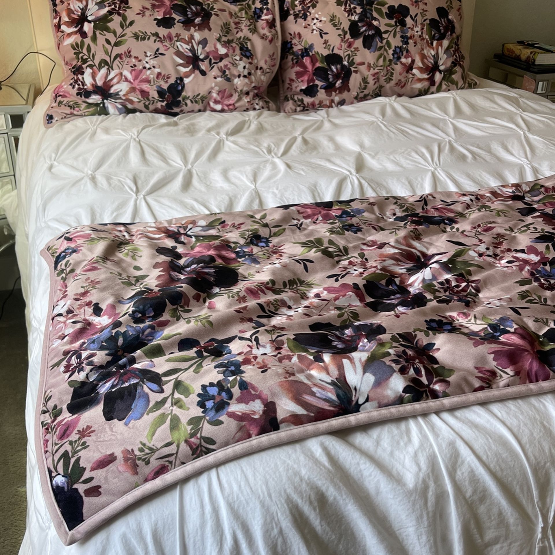 Velvet Floral Throw + 2 Decorative Pillow Cases To Match 