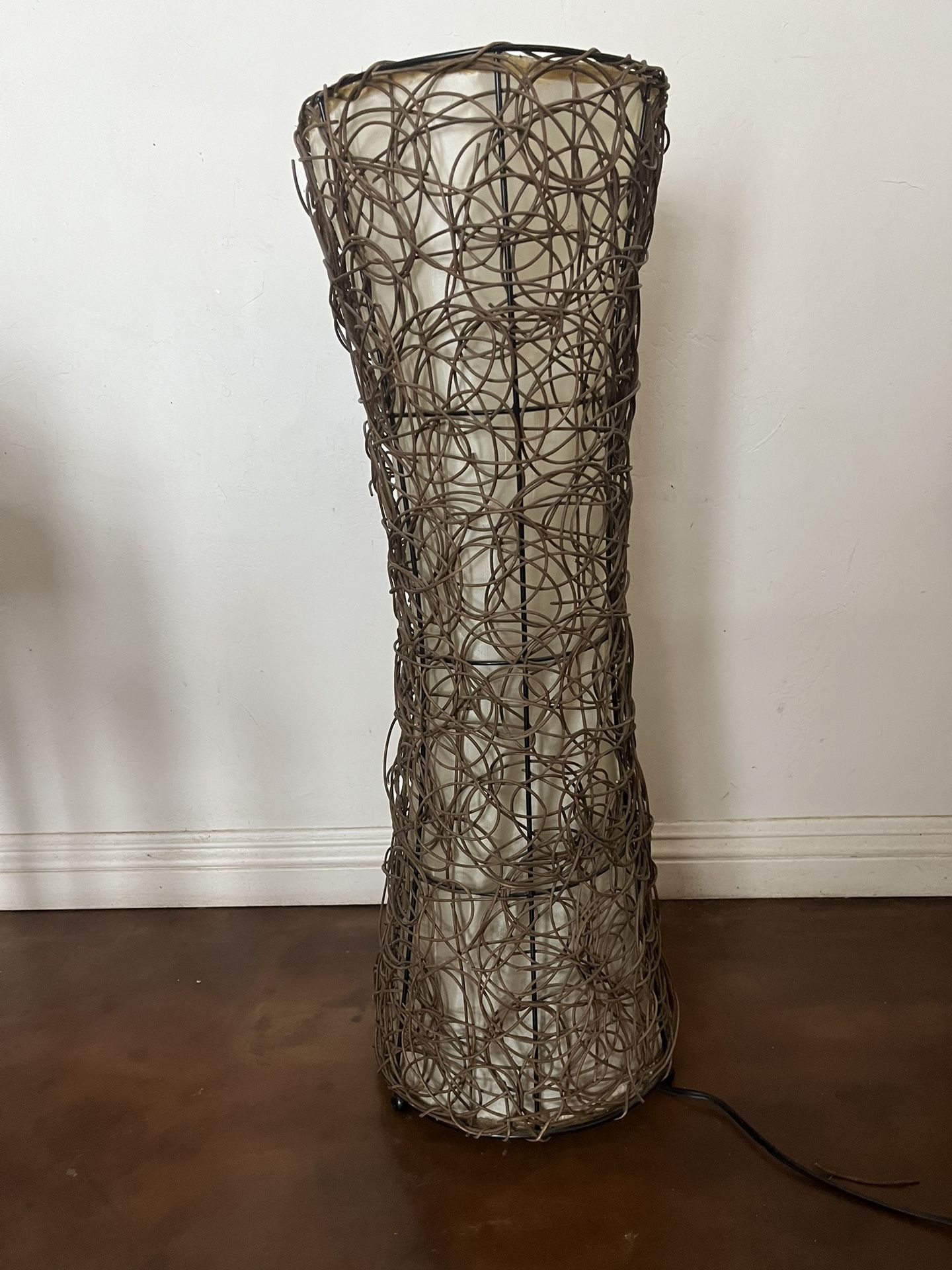 Vintage 50’s Floor Lamp / Tiki/Tropical In