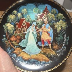 Vintage 1990 Bradford Exchange Porcelain Plate - “Legend Of Snow Maiden” 