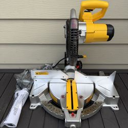 DEWALT 15 Amp Corded 12 in. Single Bevel Compound Miter Saw