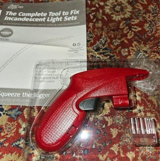 LIGHT KEEPER PRO "THE COMPLETE TOOL TO FIX INCANDESCENT LIGHT SETS"