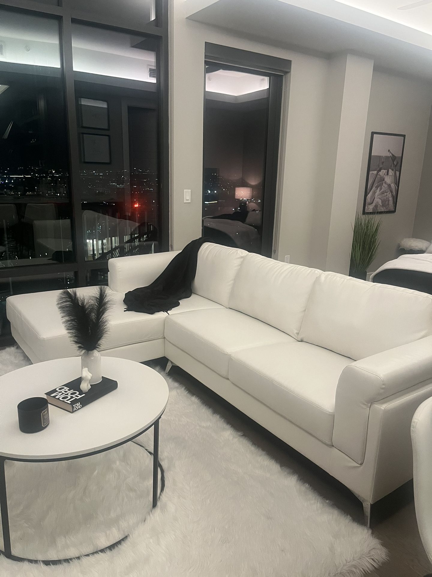 Beautiful white leather couch 