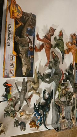 Jurassic World Dinosaur Figure Lot 27 Pieces