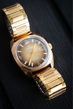 Helbros 17 Jewels Vintage Gold-Tone Watch