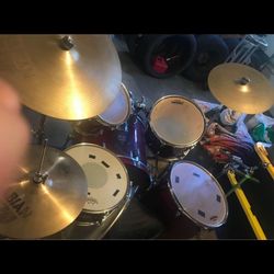 Yamaha Drum Set