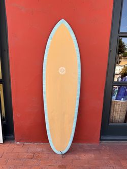 Surfboard 5’9