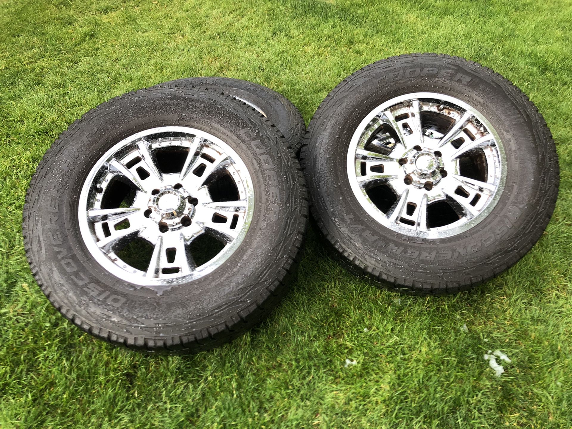 Great set of Full-sized truck or SUV wheels and tires