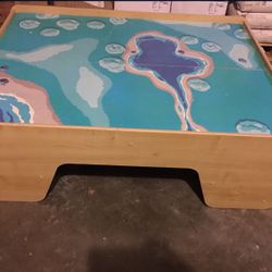 Kids Play Table / Small Artists