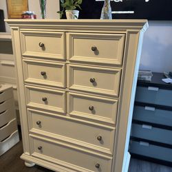 Dresser Good Condition