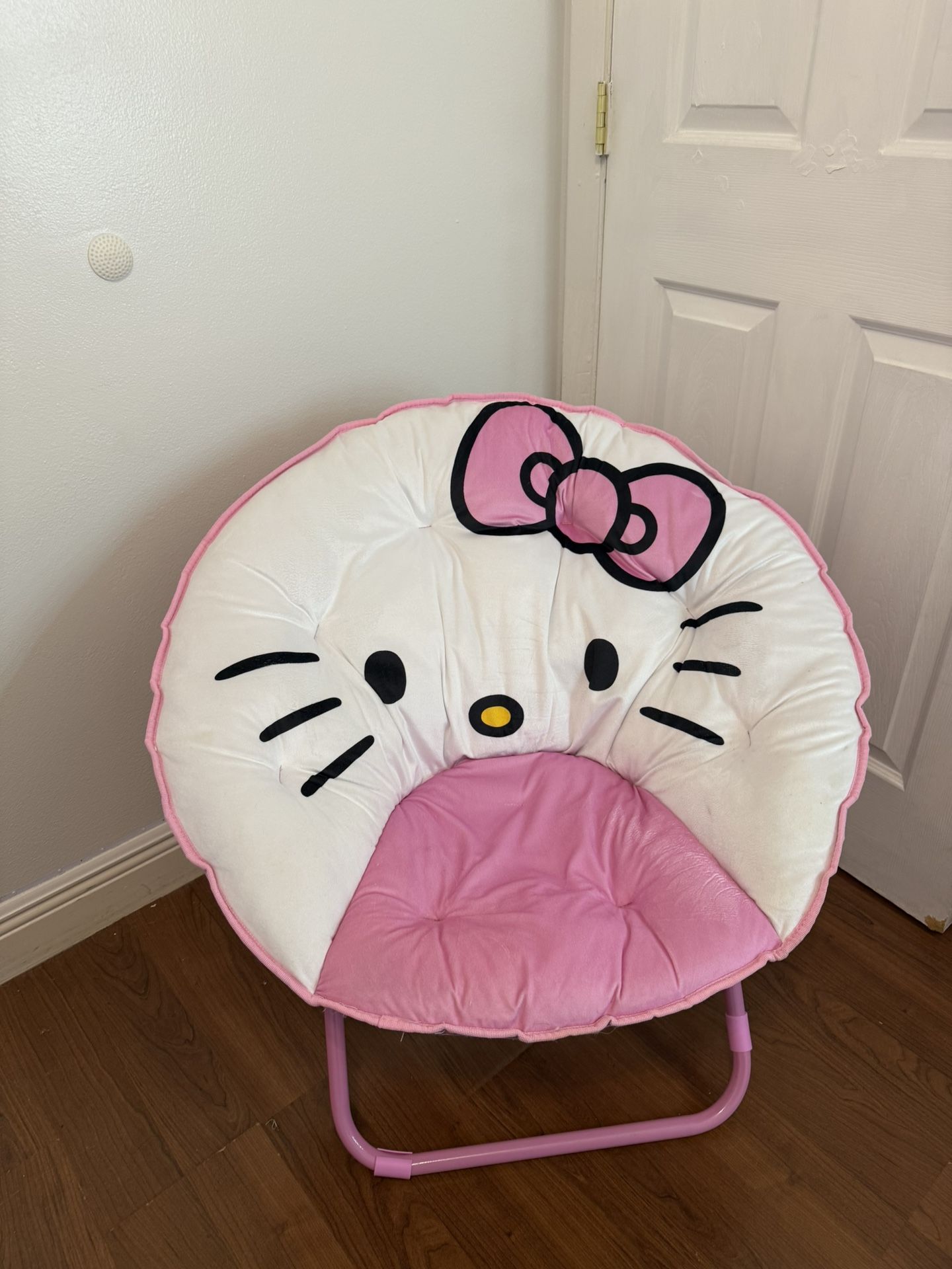 Hello Kitty Chair