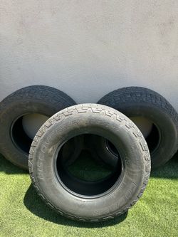 Cooper Discover All-Terrain 285/70 R17