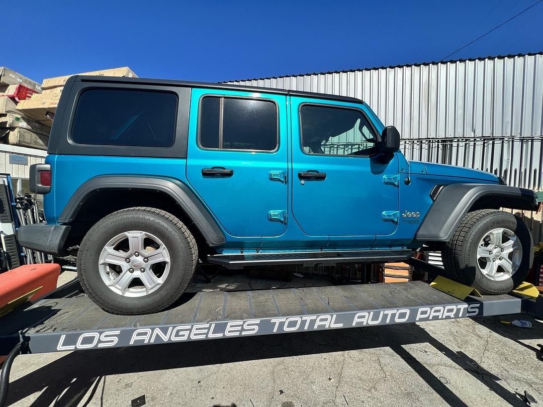 Jeep Wrangler 07-17 JK 4DR BK running boards Jeep Wrangler 07-17 JK 4DR BK Estribos