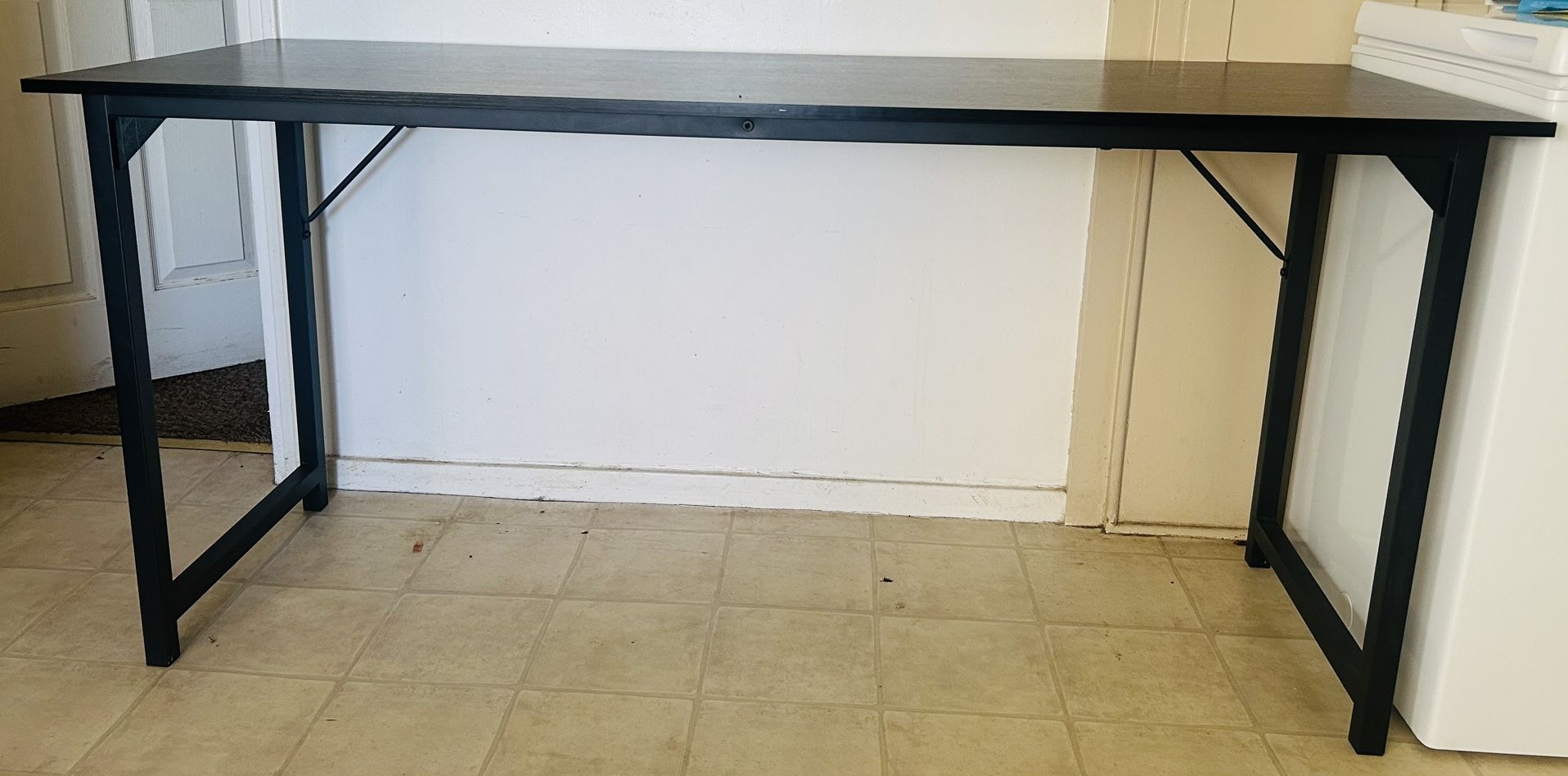 Entry Table / Desk