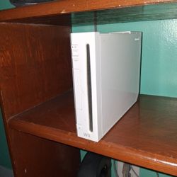 Nintnedo Wii (No Remote)