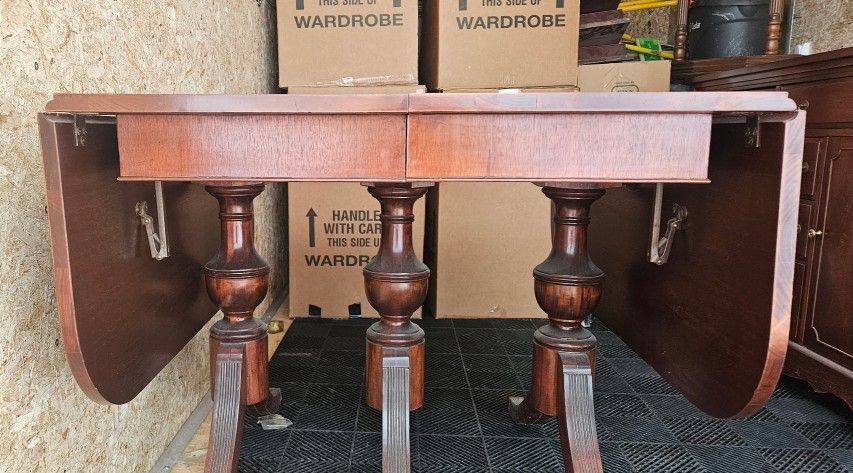 Antique Dining Table W Chairs
